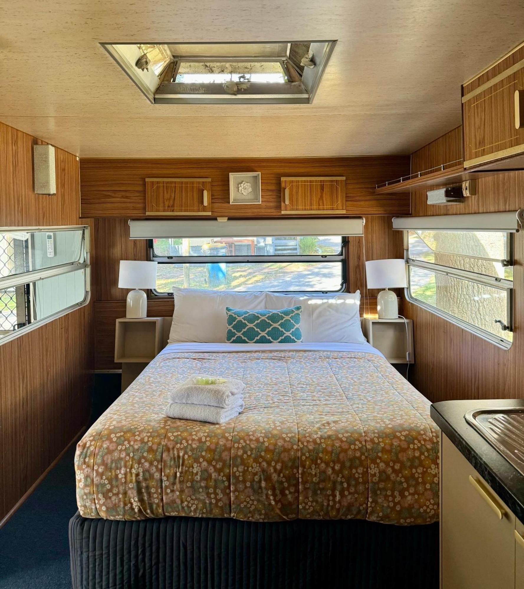 Mornington Peninsula Retro Caravans Рай Номер фото