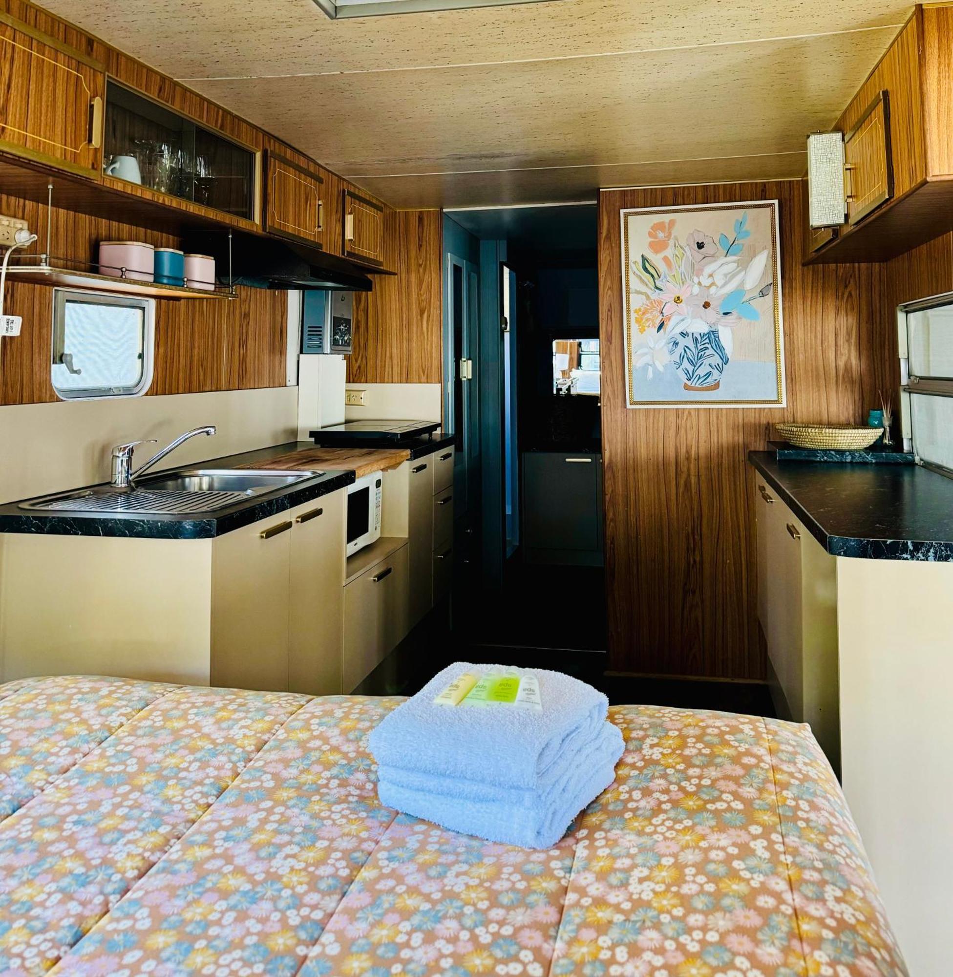 Mornington Peninsula Retro Caravans Рай Номер фото